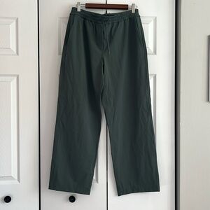 Lululemon Luxtreme Mid-Rise Straight-Leg Trouser